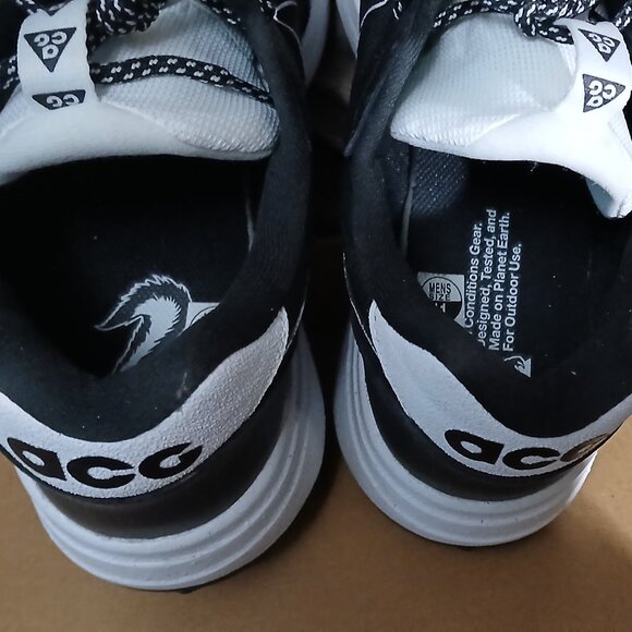 Nike ACG's New, Still in box, Size 11, Artistically Customized - Picture 13 of 14